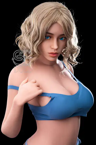 161cm / 5ft3″ G-cup Julia.A