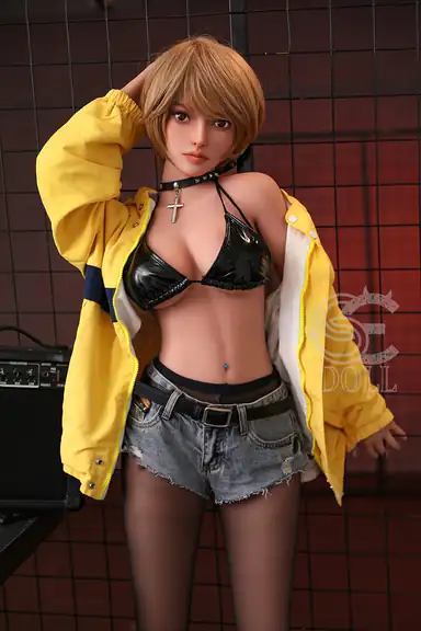 153cm / 5ft0″ F-cup Avery.B