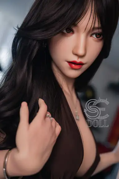 165cm / 5ft5″ C-cup Queena.A(Full silicone)