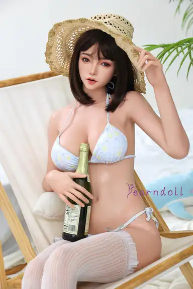 158cm/5ft2 F-cup Silicone – Manna (Real Skin Texture Version)