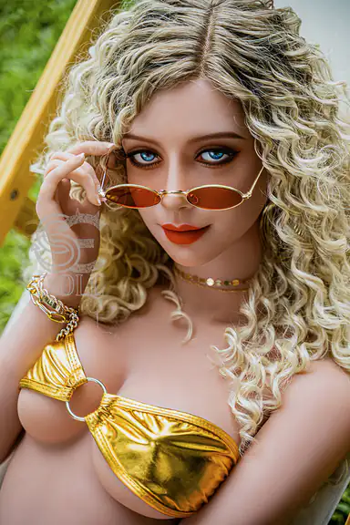 158cm / 5ft2″ D-cup Doris.H