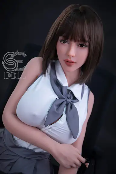 161cm / 5ft3″ F-cup Annika.E (Nancy)