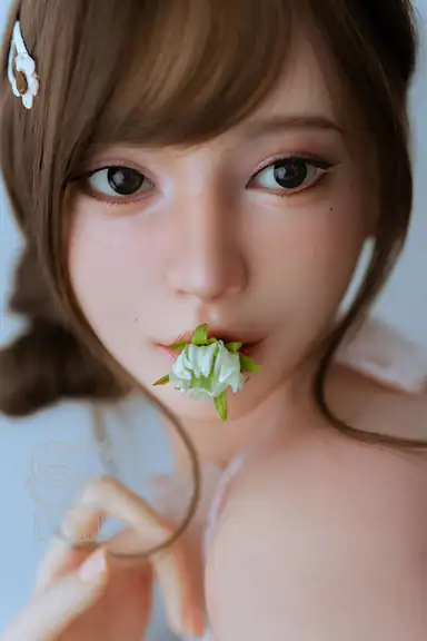 T163cm / 5ft4″ C-cup Maya.B (Full silicone body with realistic skin texture)