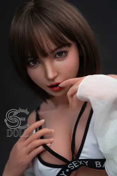 161cm / 5ft3″ E-cup Winola.F(Full silicone)