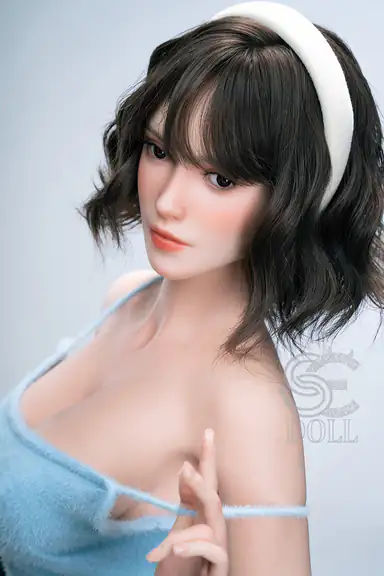 T161cm / 5ft3″ C-cup Sylvia.A (Full silicone body with realistic skin texture)