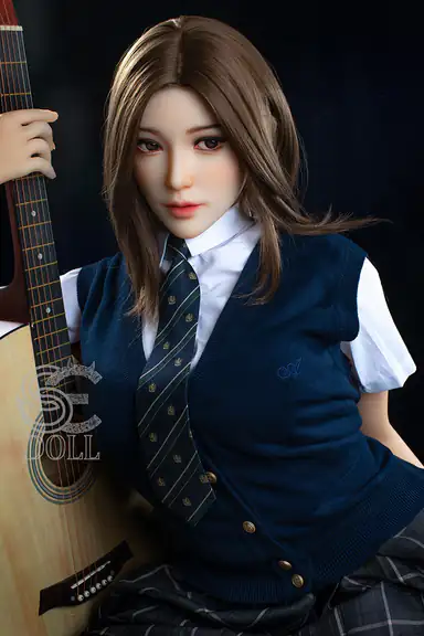 163cm / 5ft4″ E-cup Regina.B (Lorraine)