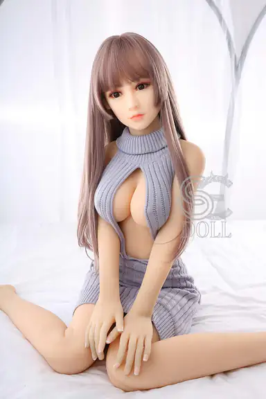 151cm / 4ft11″ E-cup Randi